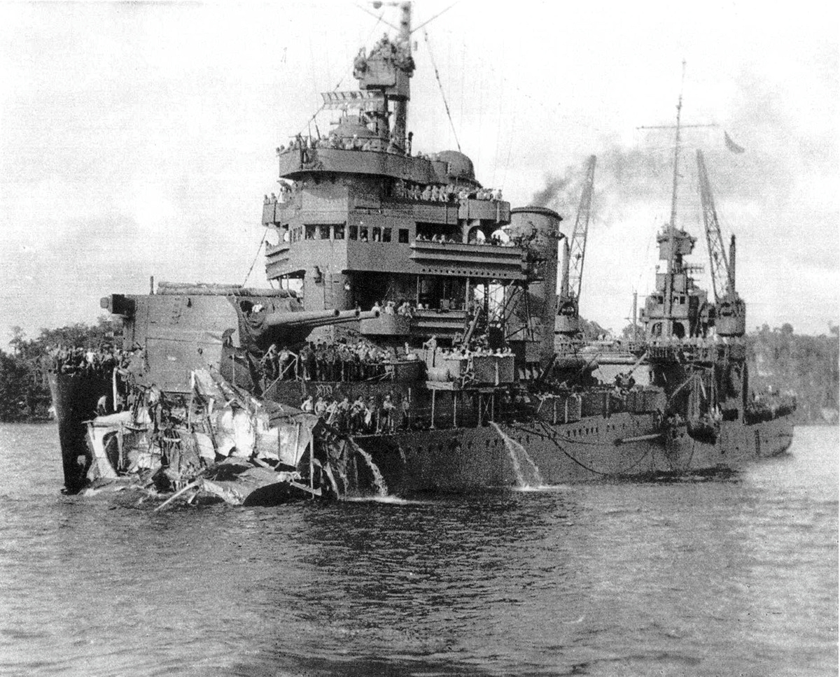 USS New Orleans arriving at Tulagi with her bow blown off, December 1, 1942